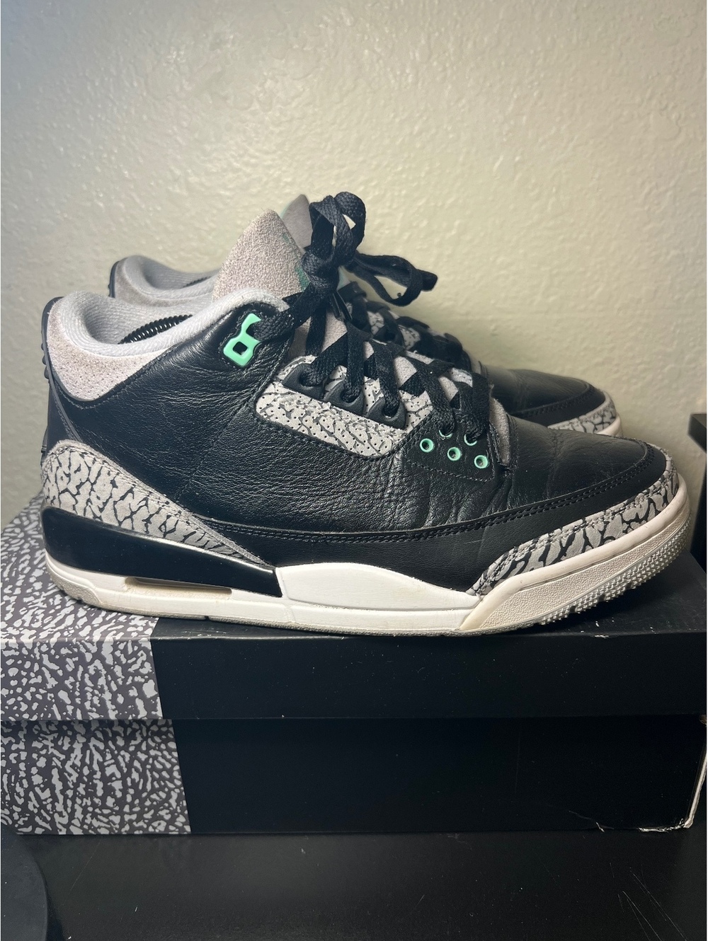 Air Jordan 3 Retro 'Green Glow'